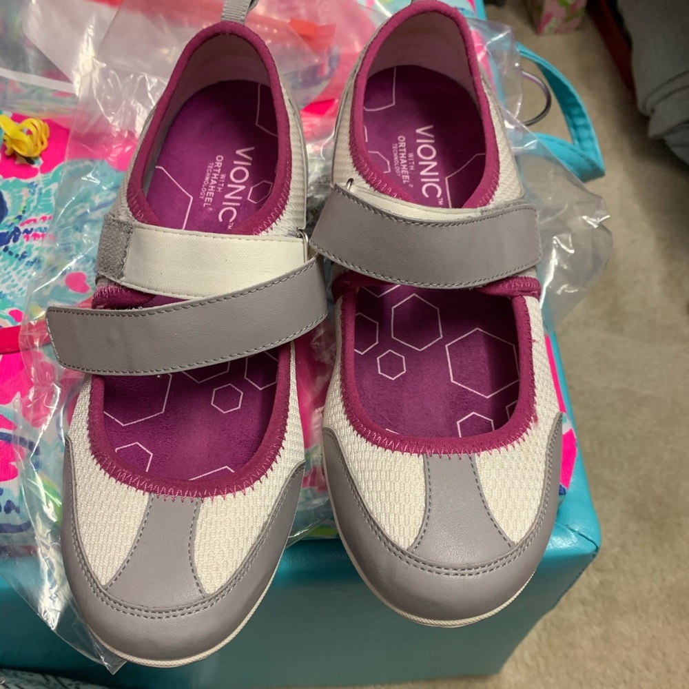 Vionic MaryJane sneakers SZ 7.5 EUC